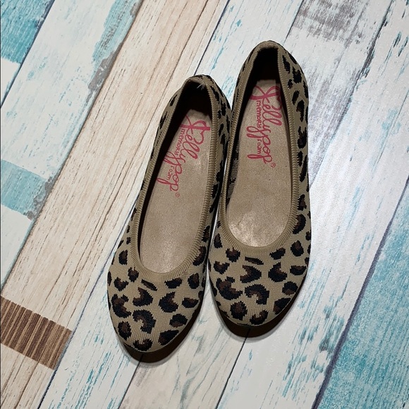 Jellypop Shoes - Jellypop leopard print memory foam flats size 6.5